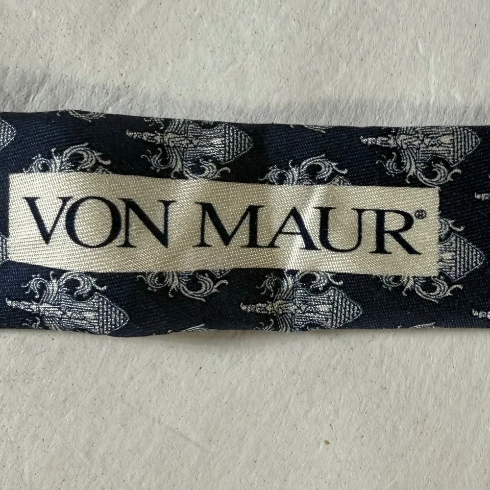 Von Maur Necktie Mens Navy Blue Silk Crest‎ Pattern Custom Collection Tie